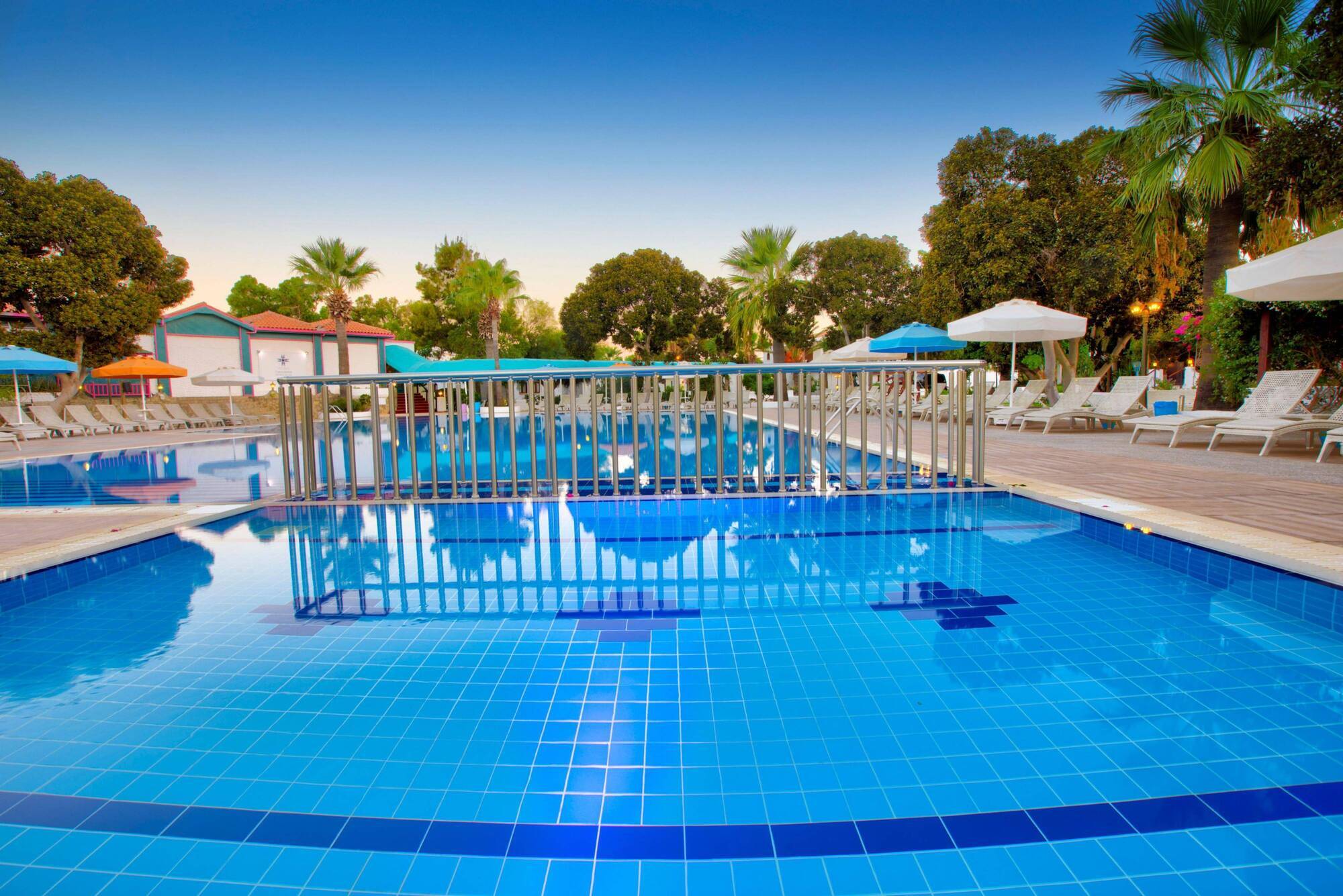 Merit Cyprus Gardens Holiday ฟามากุสต้า ภายนอก รูปภาพ