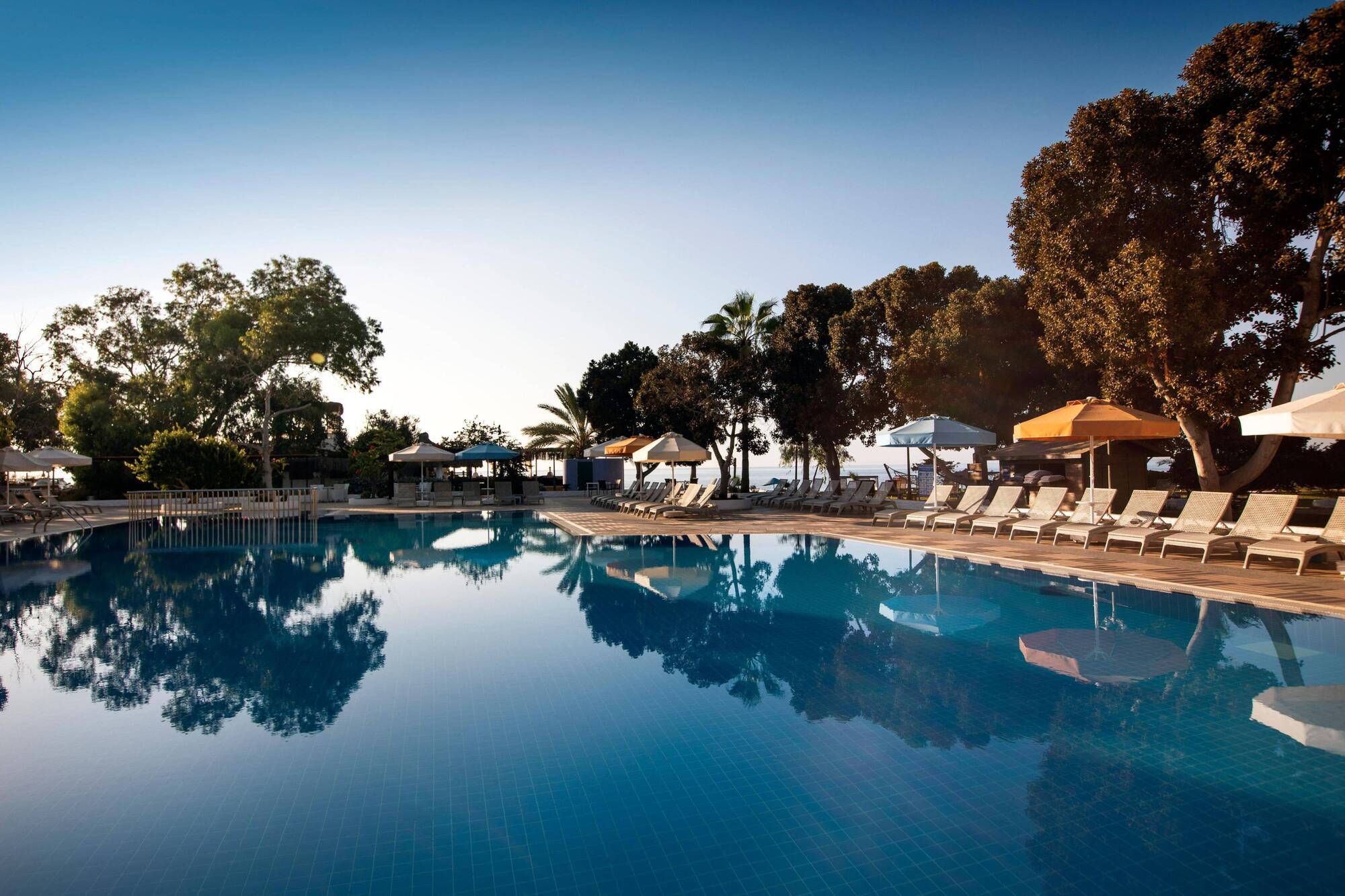 Merit Cyprus Gardens Holiday ฟามากุสต้า ภายนอก รูปภาพ